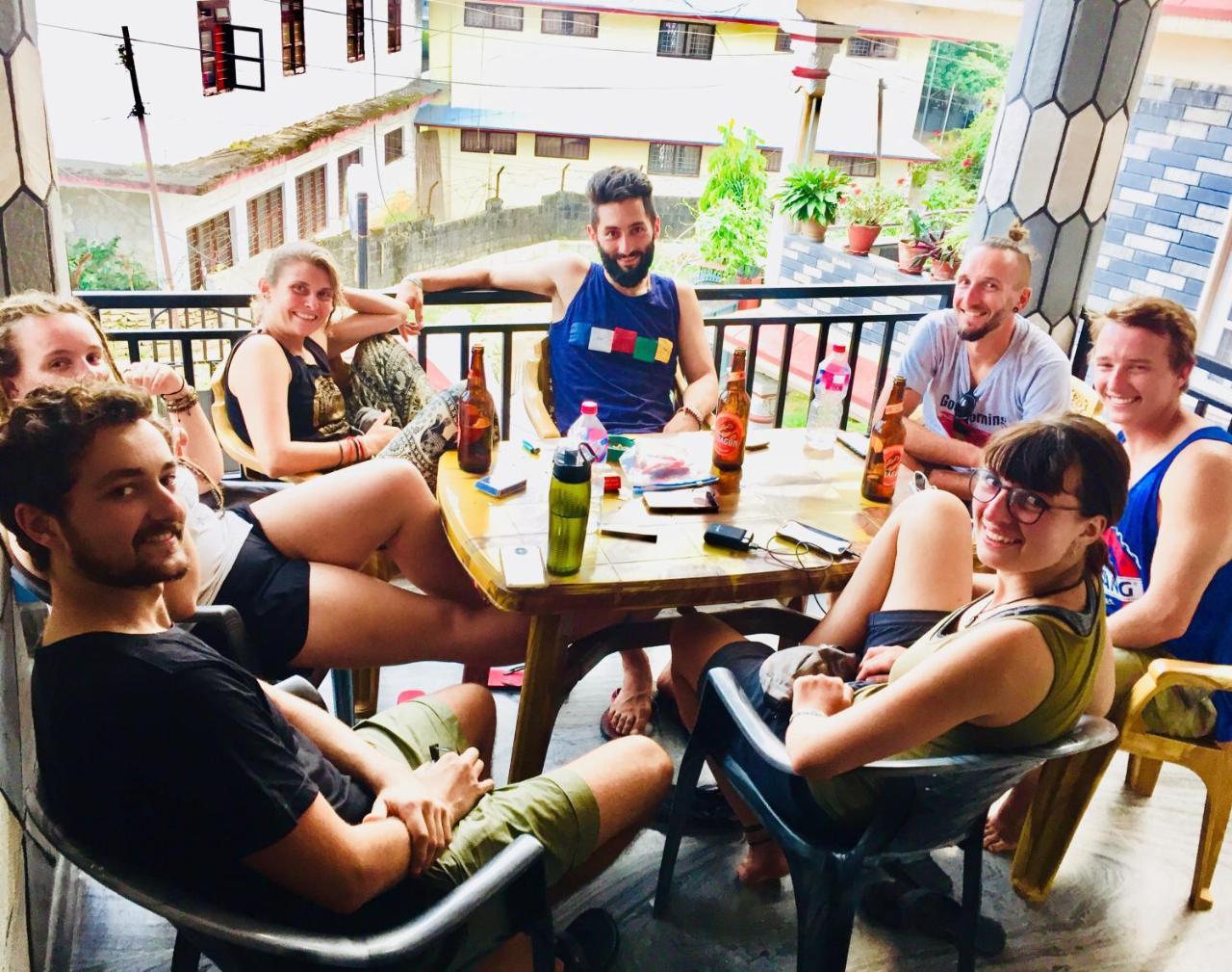 Mount Blue Tourist Hostel - Pokhara Buitenkant foto