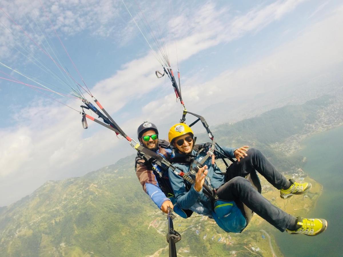 Mount Blue Tourist Hostel - Pokhara Buitenkant foto